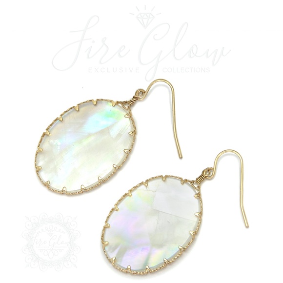 Mother of Pearl Style Oval Gold Tone Earrings - Picture 16 of 16